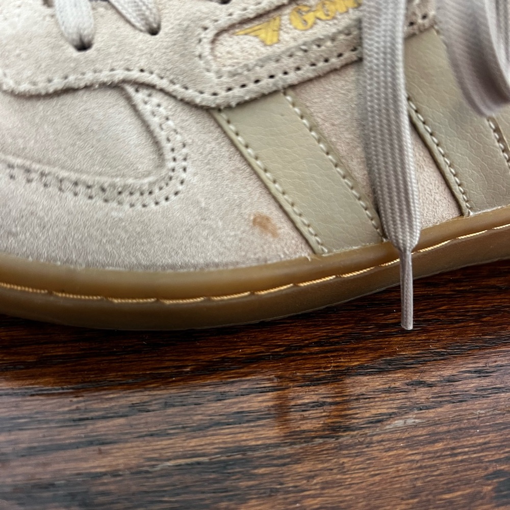 Gola Women’s Beige Suede Sneakers with Gum Sole - Picture 5 of 6